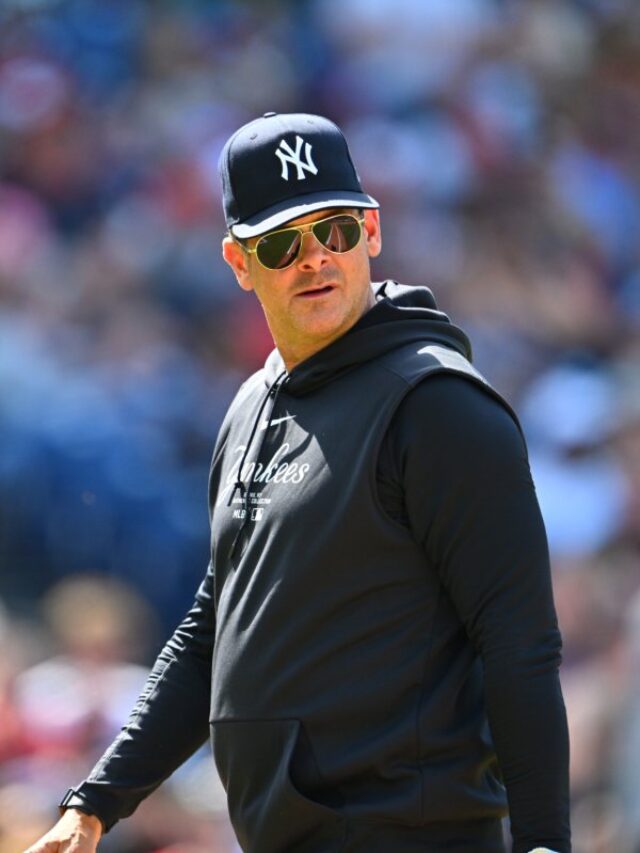 MLB world reacts as umpire ejects manager by mistake